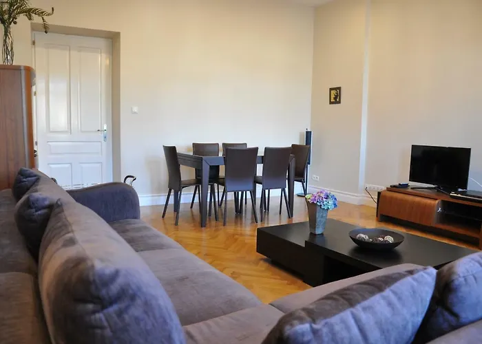 Tresor Barska Apartment