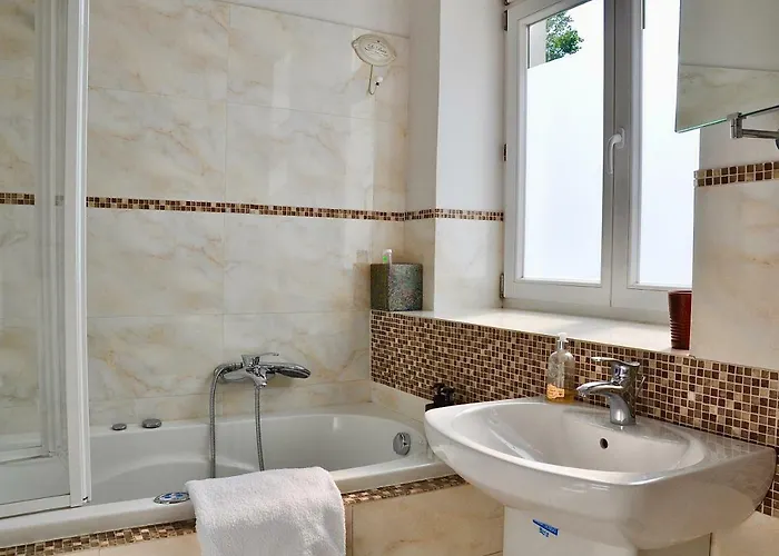 Tresor Barska Apartment *